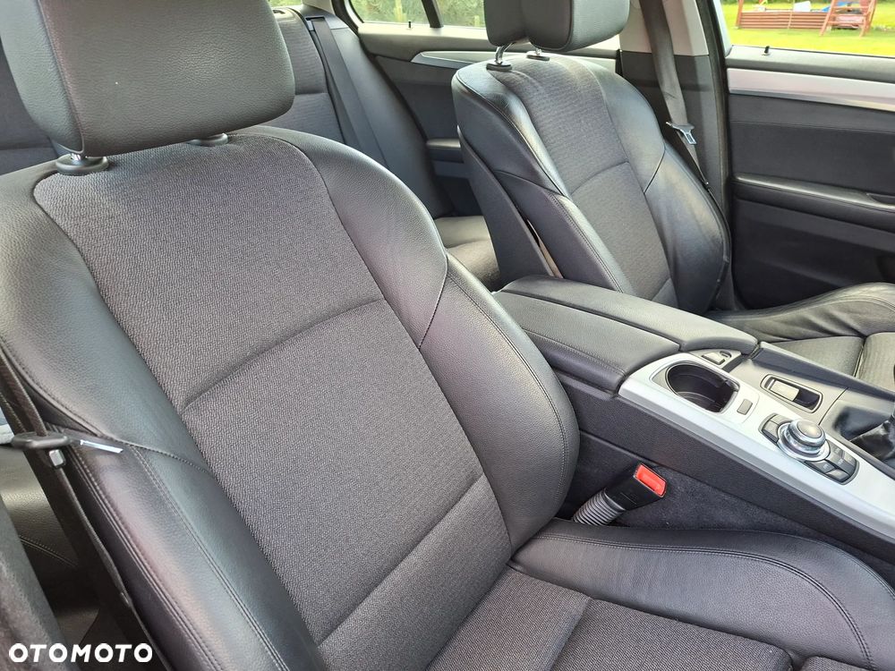 BMW Seria 5 528i - 13