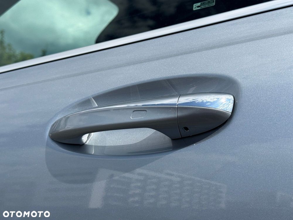 Mercedes-Benz GLB 200 Progressive 7G-DCT - 12