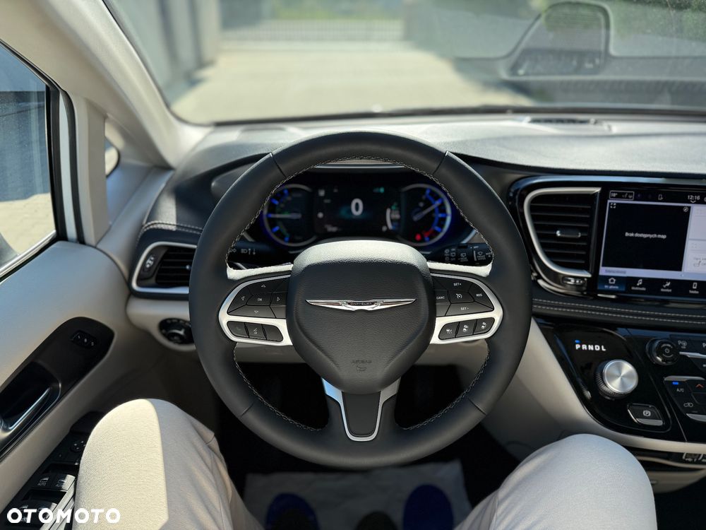 Chrysler Pacifica - 15