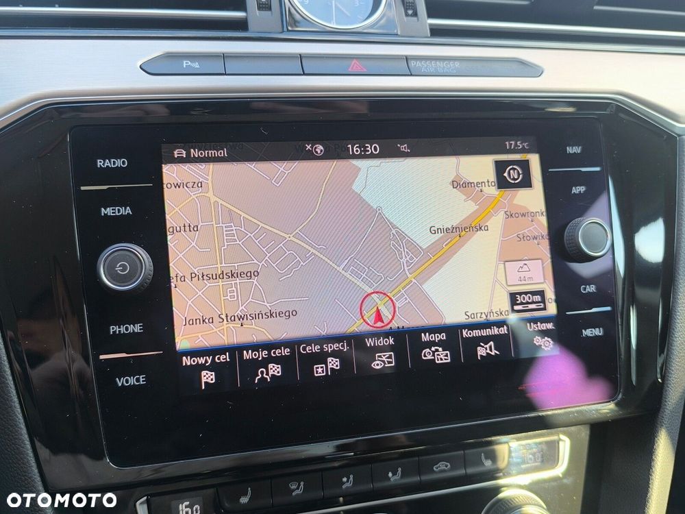 Volkswagen Passat - 24