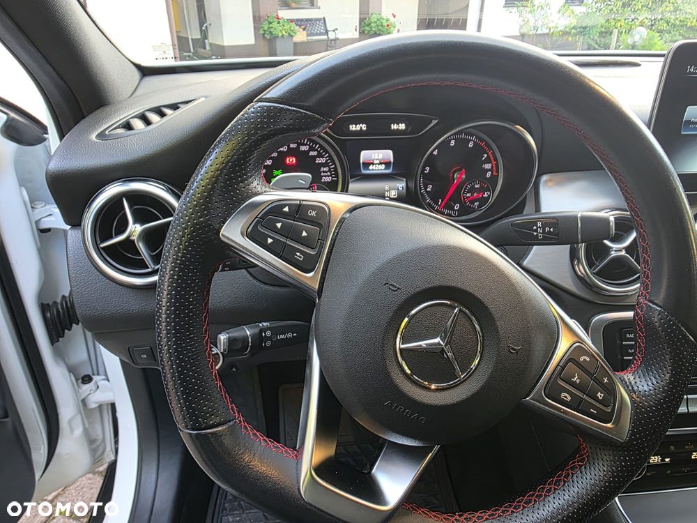 Mercedes-Benz GLA - 7