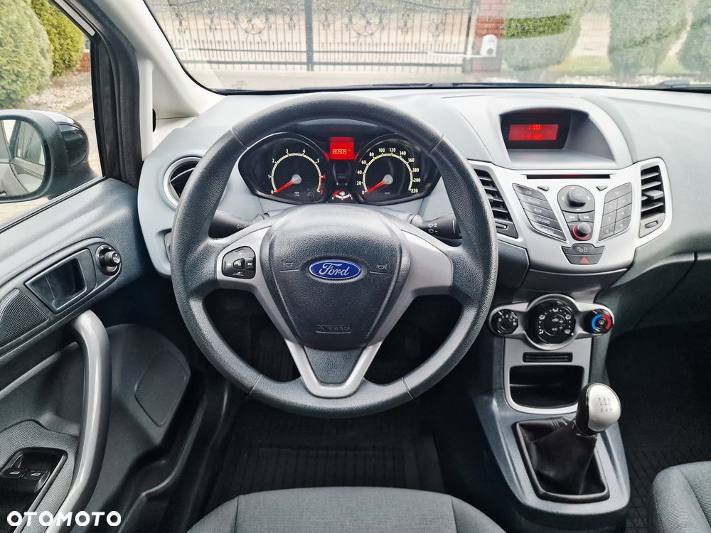 Ford Fiesta - 24