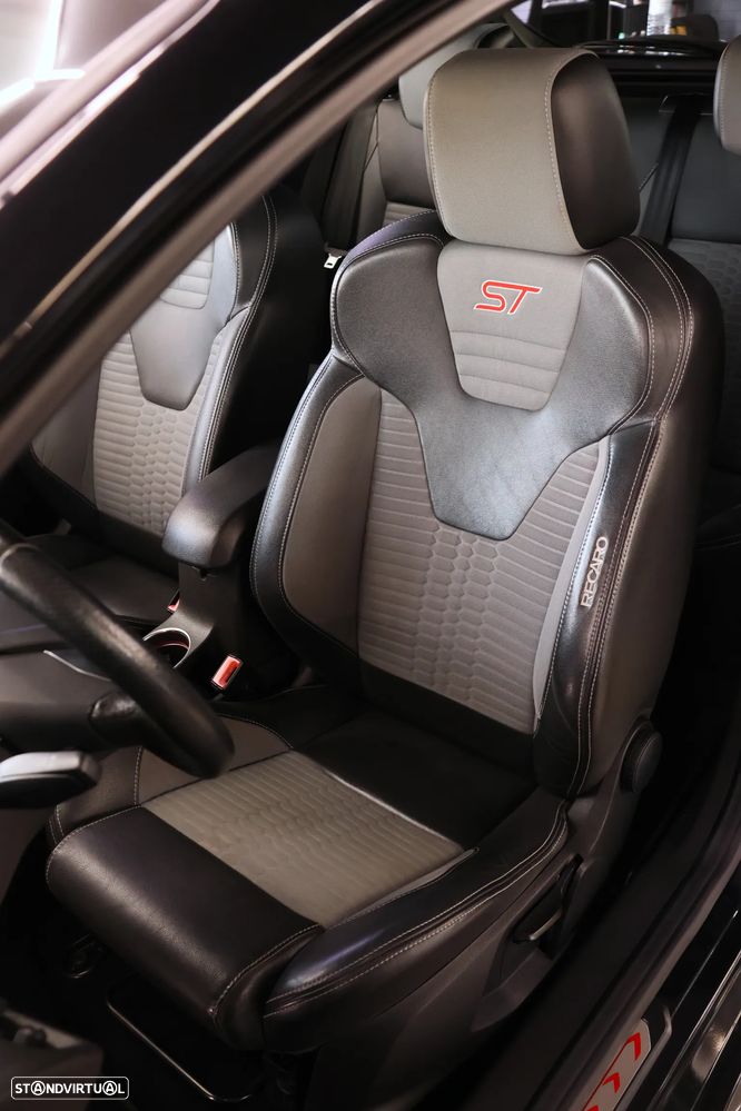 Ford Fiesta 1.6 T ST - 27