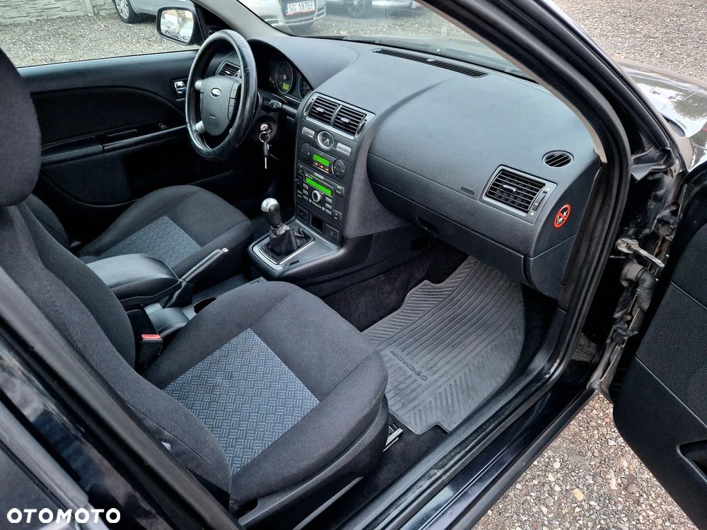 Ford Mondeo 1.8 Turnier Ghia - 17