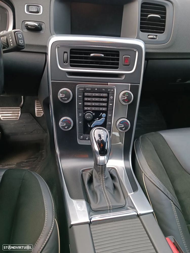 Volvo V60 D3 Geartronic R-Design - 13