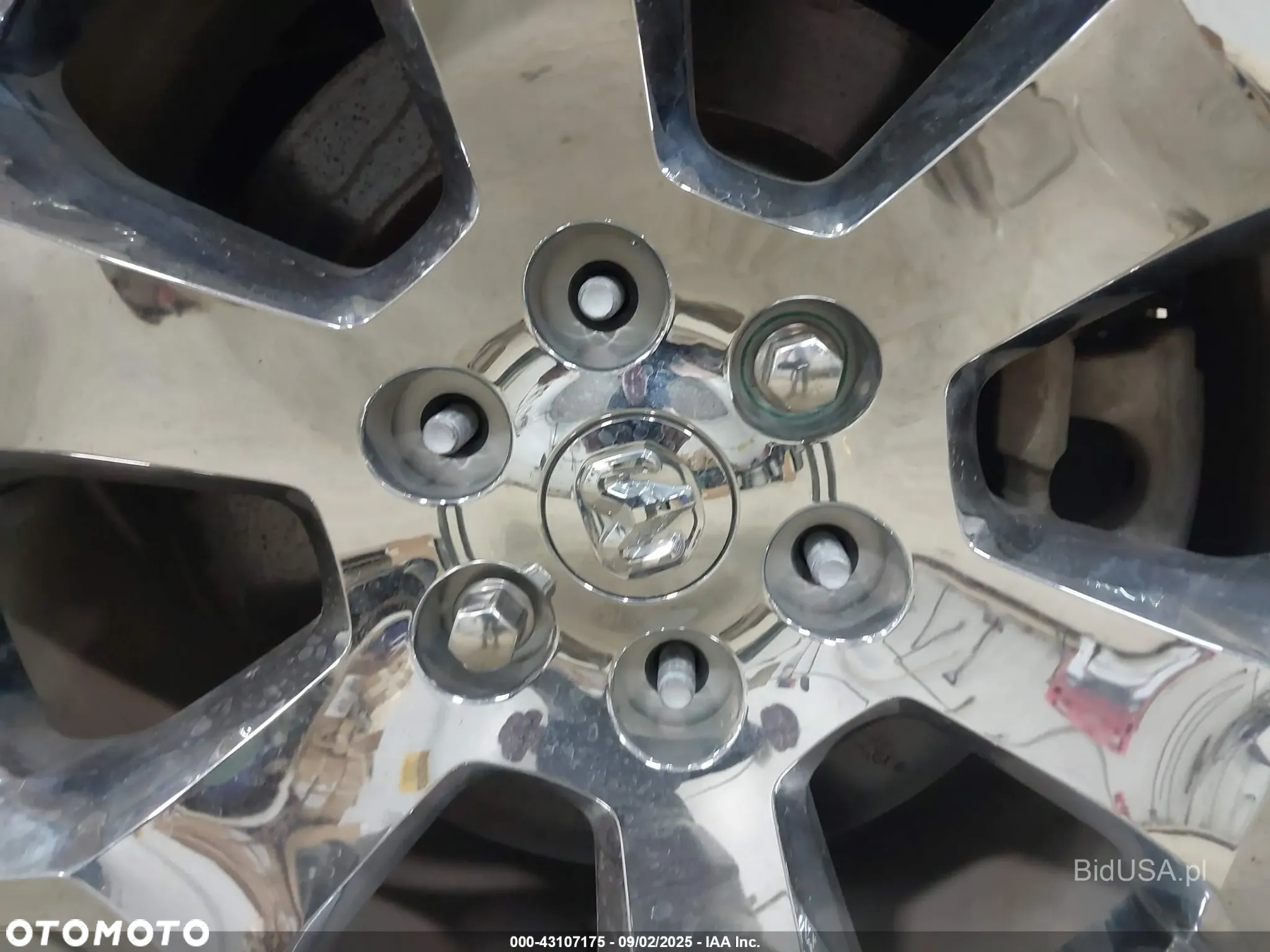 Dodge RAM 1500 5.7 4x4 - 16
