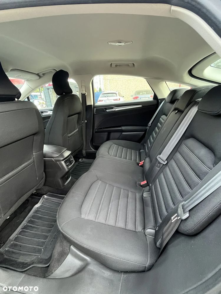 Ford Mondeo - 28