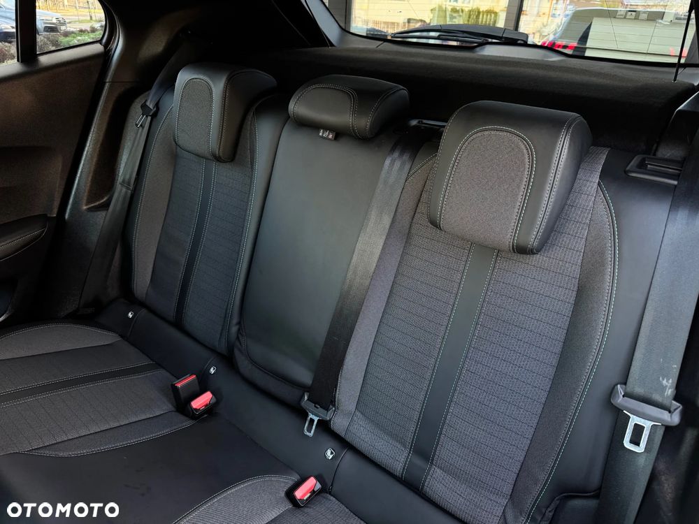 Peugeot 2008 PureTech 130 EAT8 Allure - 29