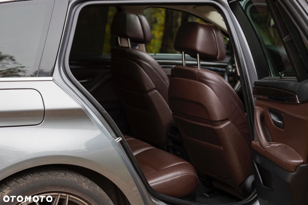 BMW Seria 5 530d xDrive Luxury Line - 14