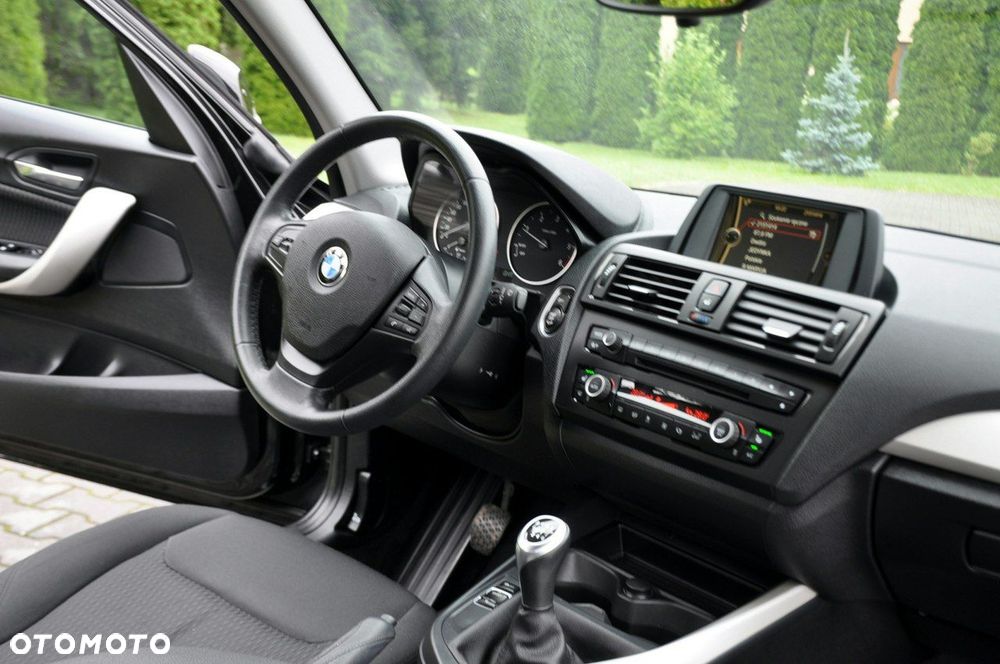 BMW Seria 1 - 25