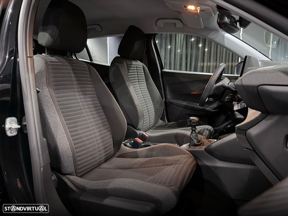 Peugeot 2008 1.2 PureTech Active Pack - 32