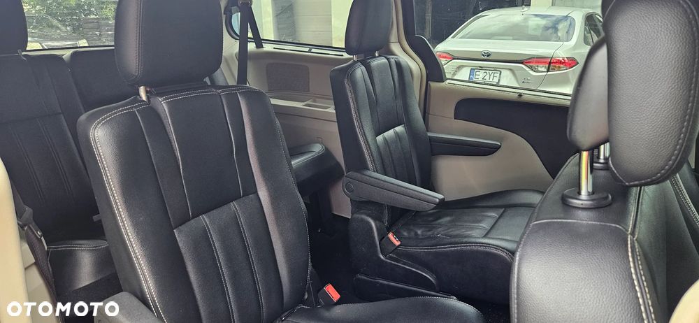 Chrysler Town & Country 3.6 Touring - 6