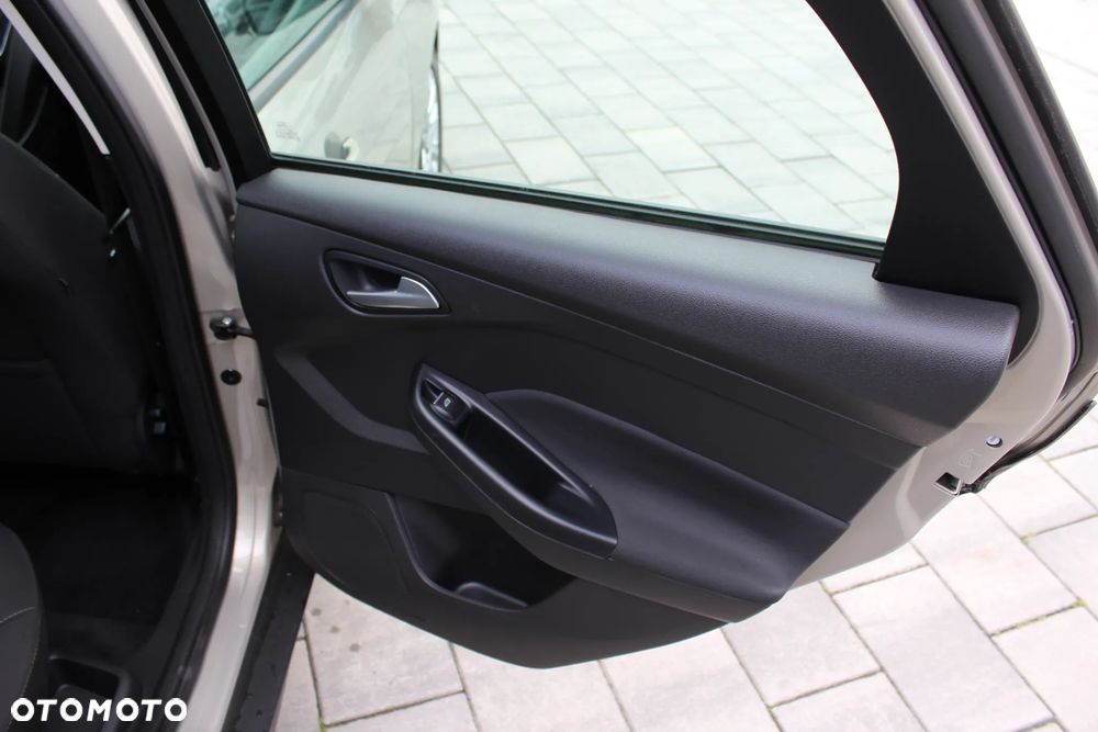 Ford Focus 1.6 TDCi ECOnetic 88g Start-Stopp-System Titanium - 35
