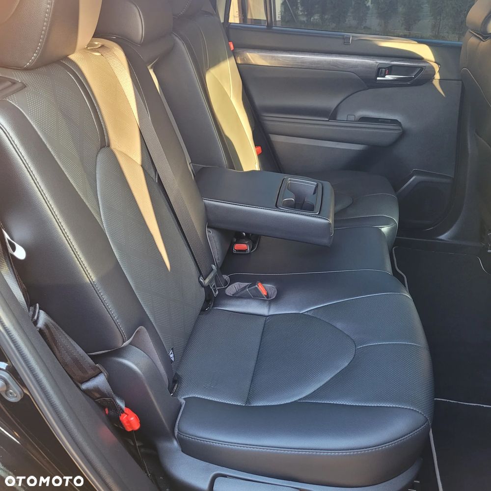 Toyota Highlander 2.5 Hybrid Executive - 17