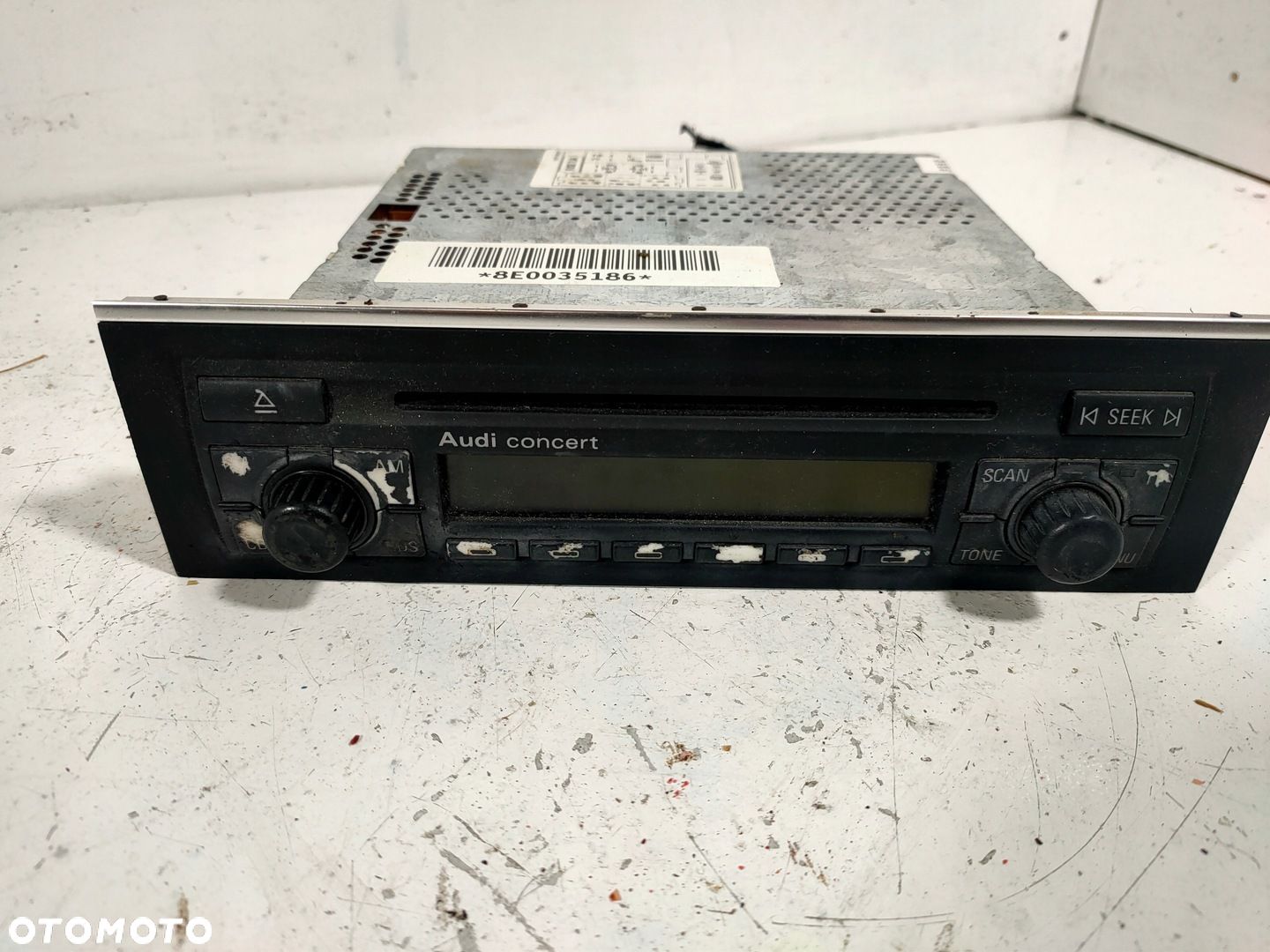 Radio fabryczne AUDI CONCERT CD 8E0035186 - 1