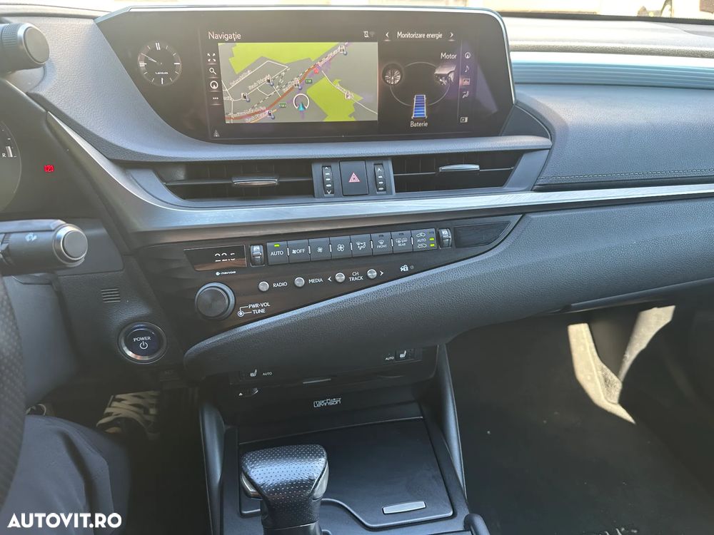 Lexus Seria ES 300h F Sport+ - 11