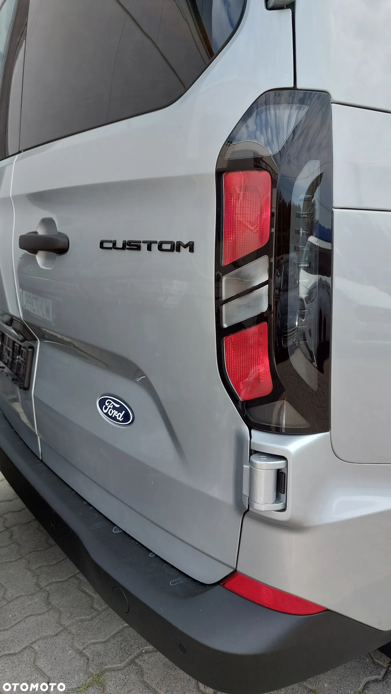 Ford Custom - 7