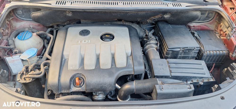 Volkswagen Touran 2.0 TDI DPF BlueMotion Technology Comfortline - 3