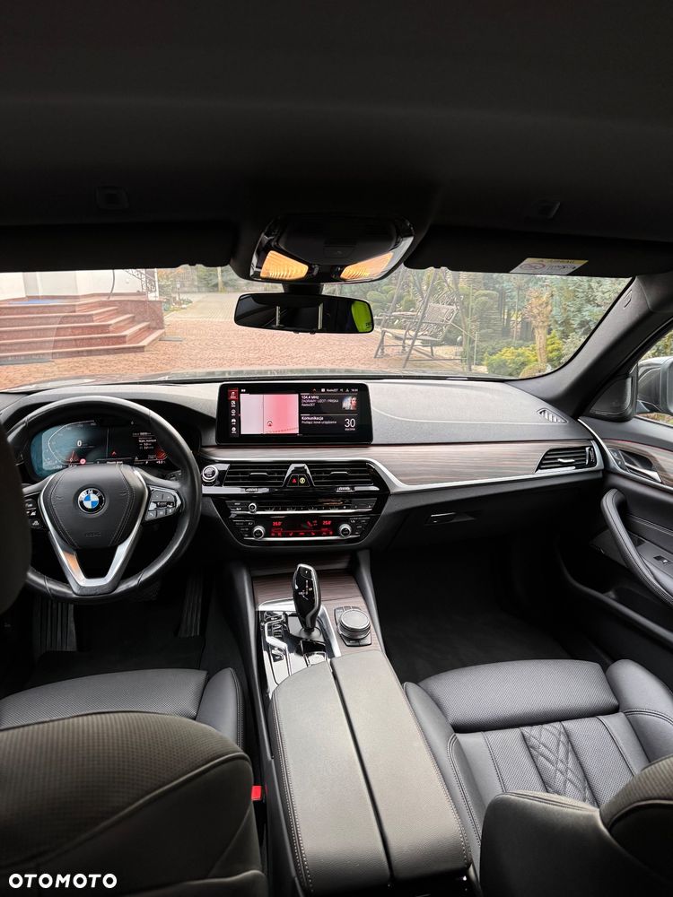 BMW Seria 5 520d xDrive - 15