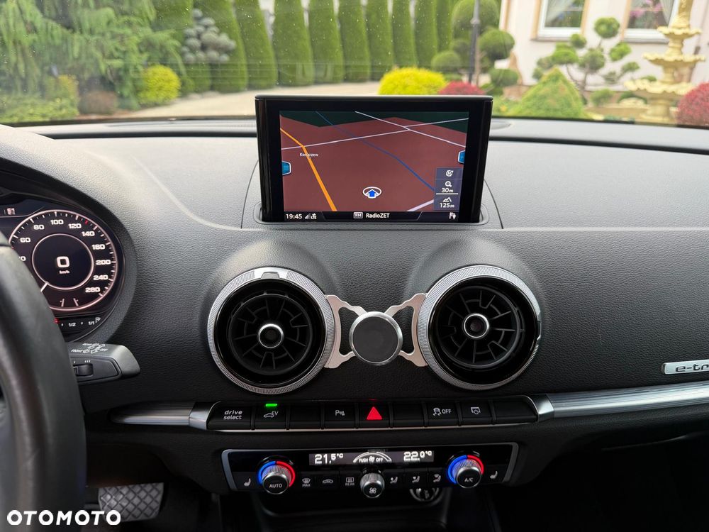 Audi A3 Sportback 40 e-tron S tronic design - 26