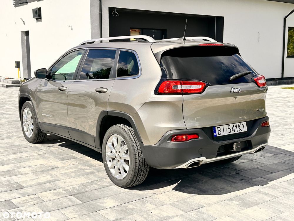Jeep Cherokee - 10