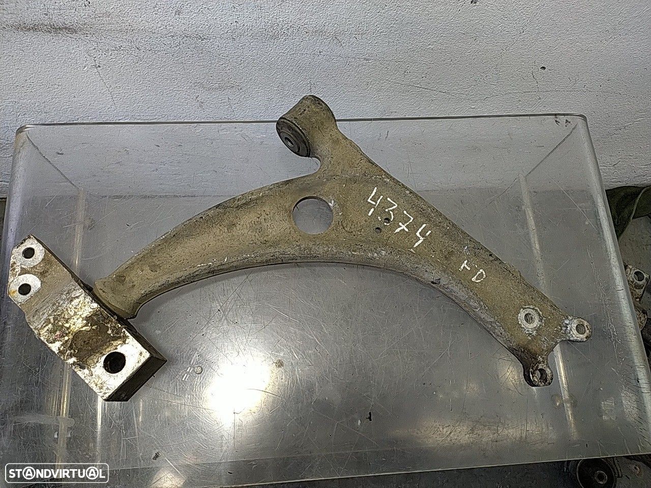 Braço Suspensão Frente Direito Volkswagen Passat Variant (3C5) - 1