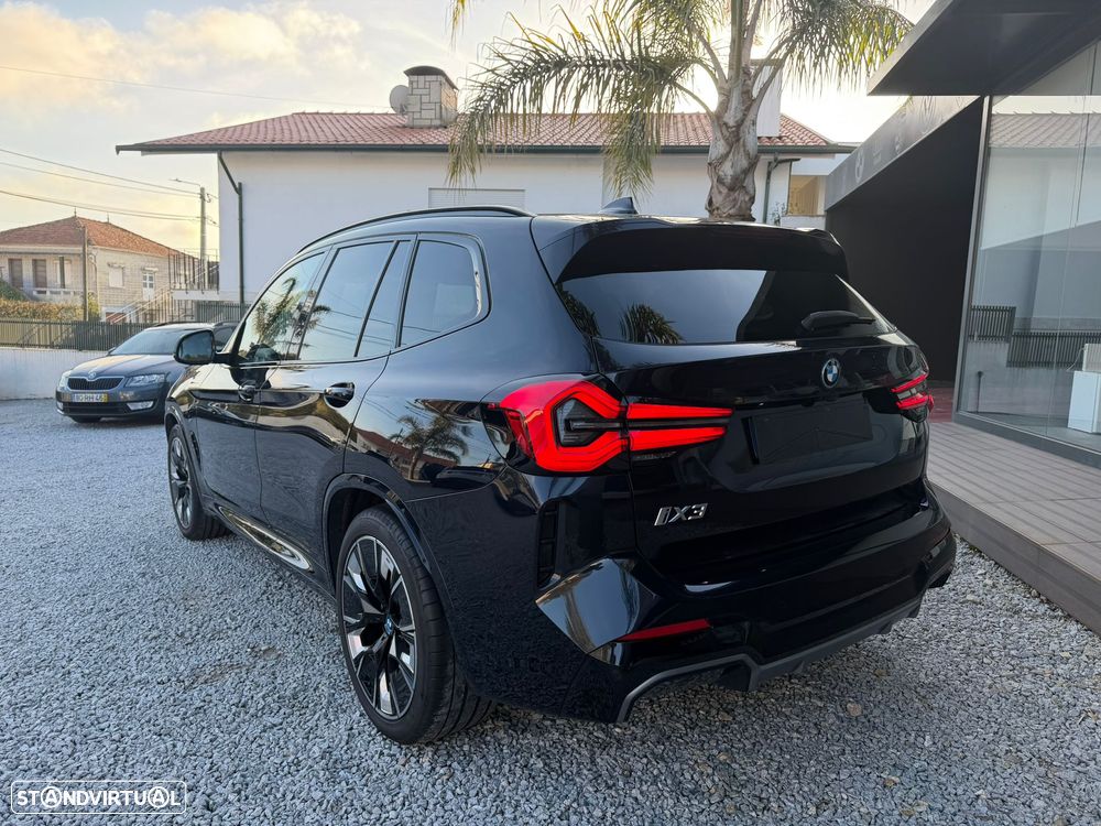 BMW iX3 M Sport Impressive - 13