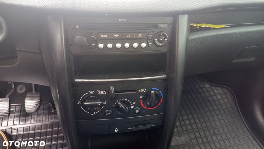 Peugeot 207 - 18