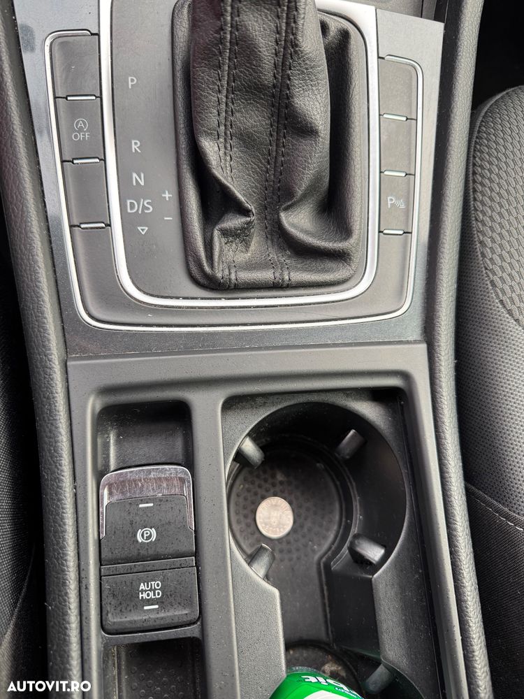 Volkswagen Golf - 23