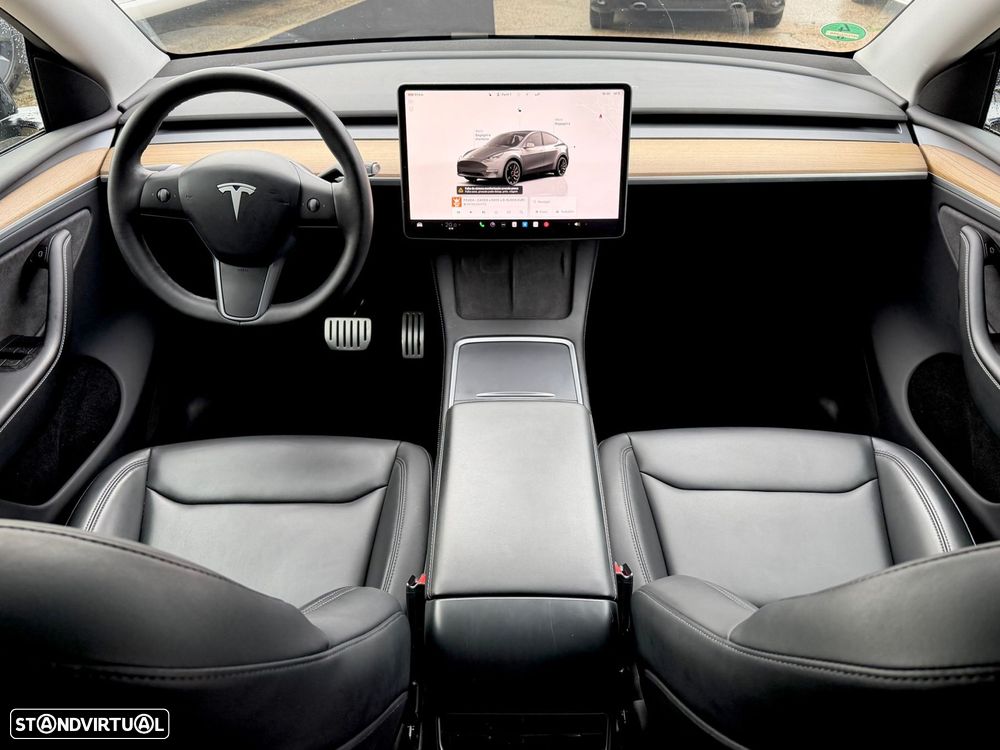 Tesla Model Y Performance Dual Motor AWD - 16