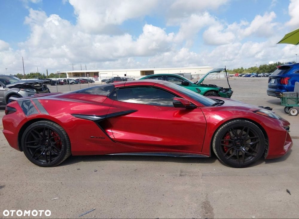 Chevrolet Corvette - 9