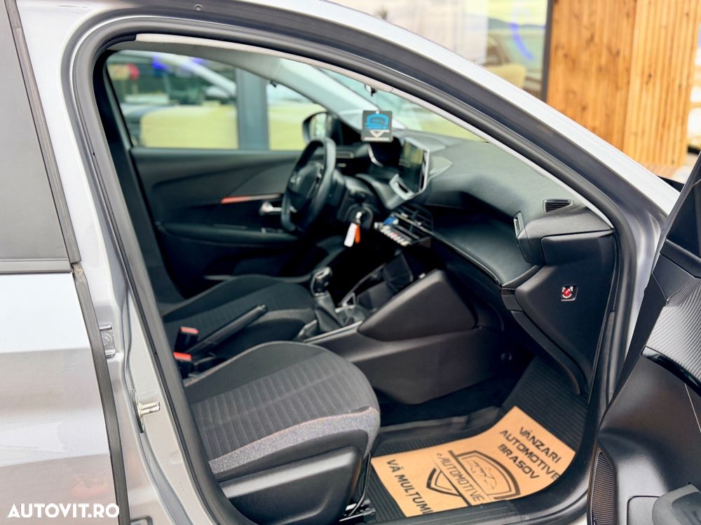 Peugeot 208 1.2 L PureTech STT Active - 11