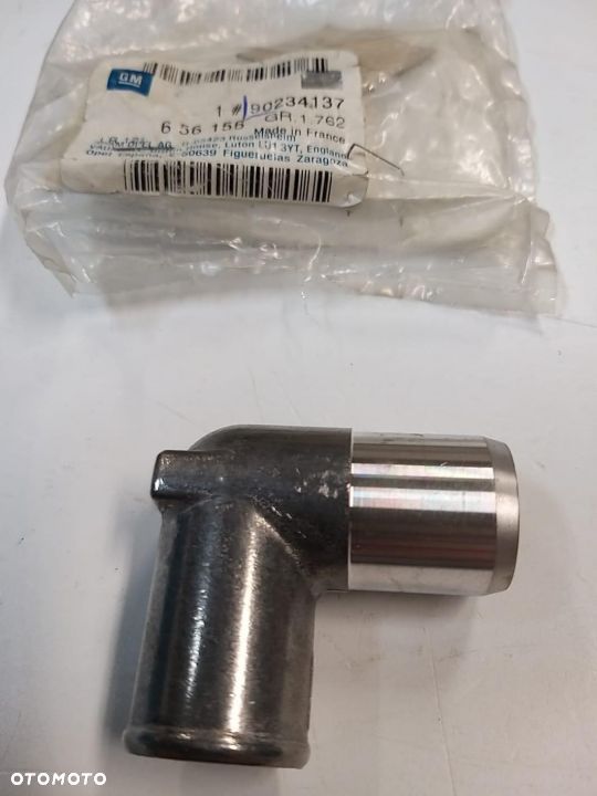 Kolanko przewodu wentylacji skrzyni korbowej   odpowietrz. Opel Kadett 1.6-2.0 90234137 656156 - 2