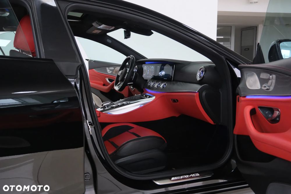 Mercedes-Benz AMG GT 63 4Matic+ Speedshift MCT 9G - 32