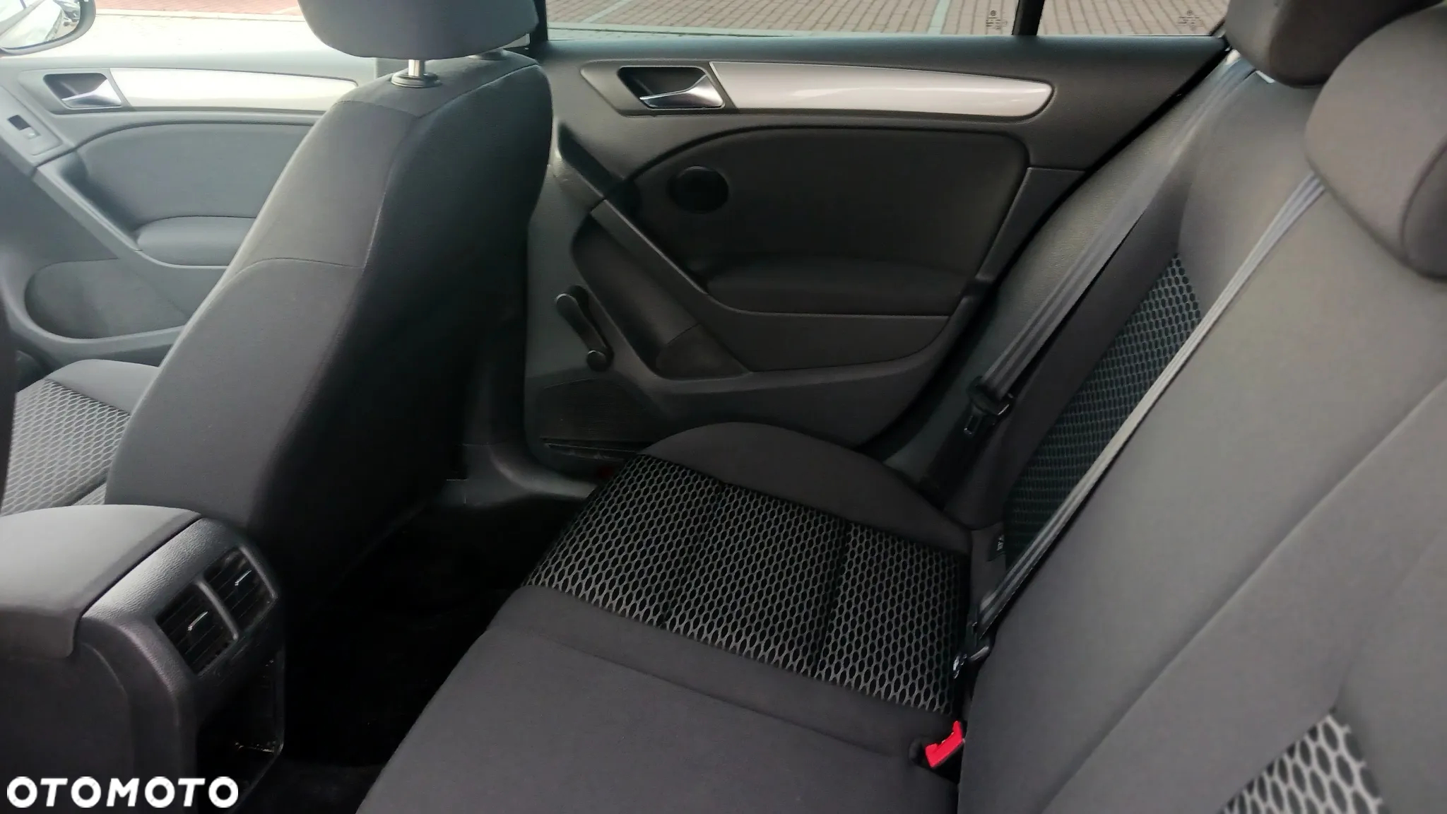 Volkswagen Golf - 11