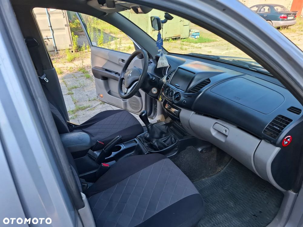 Mitsubishi L200 2.5 DID DC Intense - 11