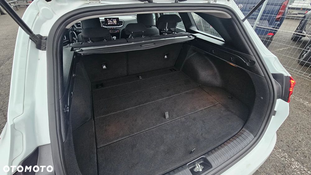 Kia Ceed 1.6 CRDi SCR M DCT - 17