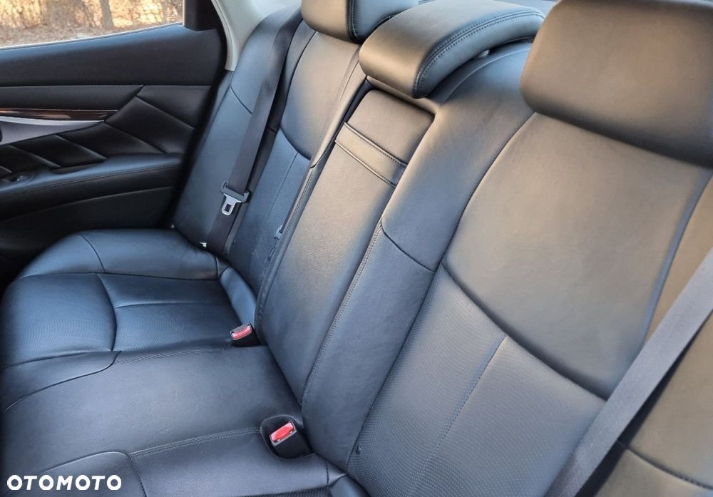 Infiniti Q70 - 23