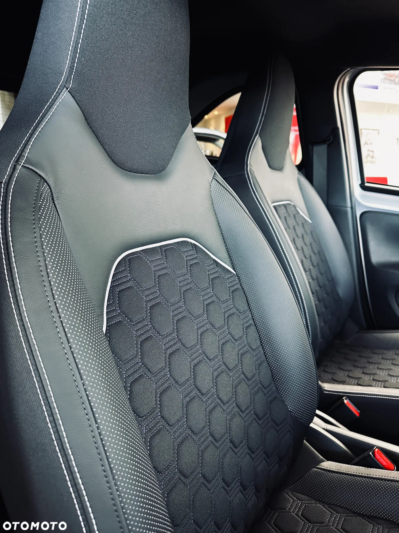 Toyota Aygo X 1.0 VVT-i JBL CVT - 7