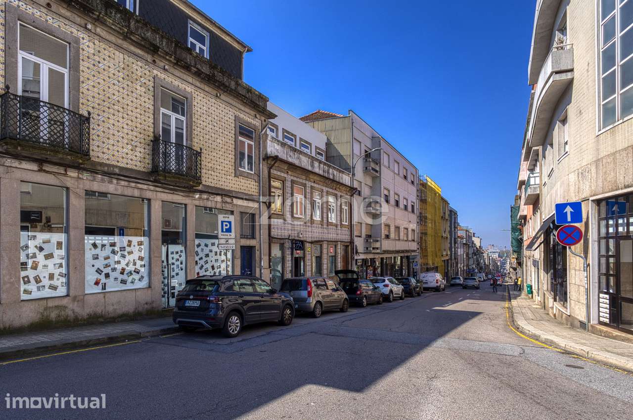 Moradia T1, Ilha 2 pisos 1 frente mobilada, Rua da Boavista nº27 Po... - Grande imagem: 5/27