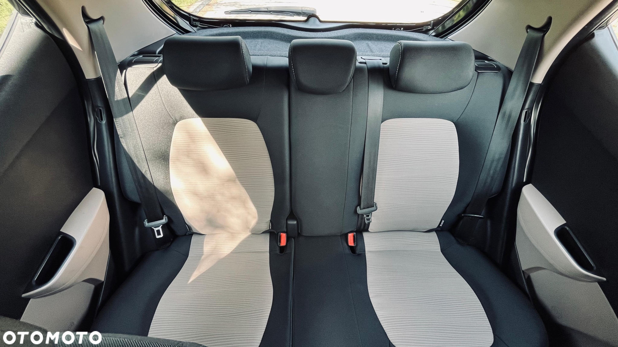 Hyundai i10 - 12