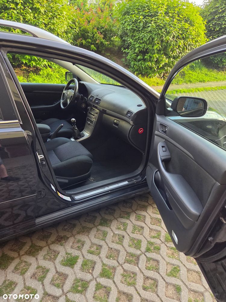 Toyota Avensis 2.0 D-4D Sol - 36