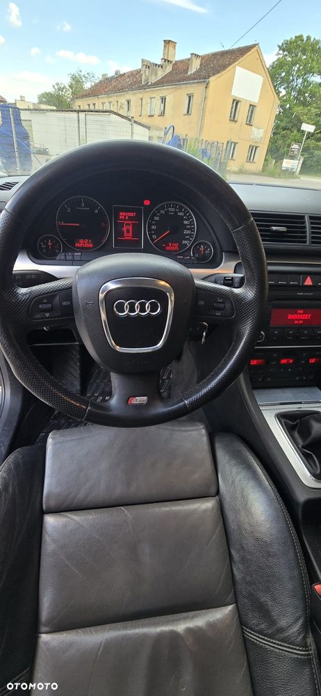 Audi A4 Avant 2.0 TDI DPF quattro - 8