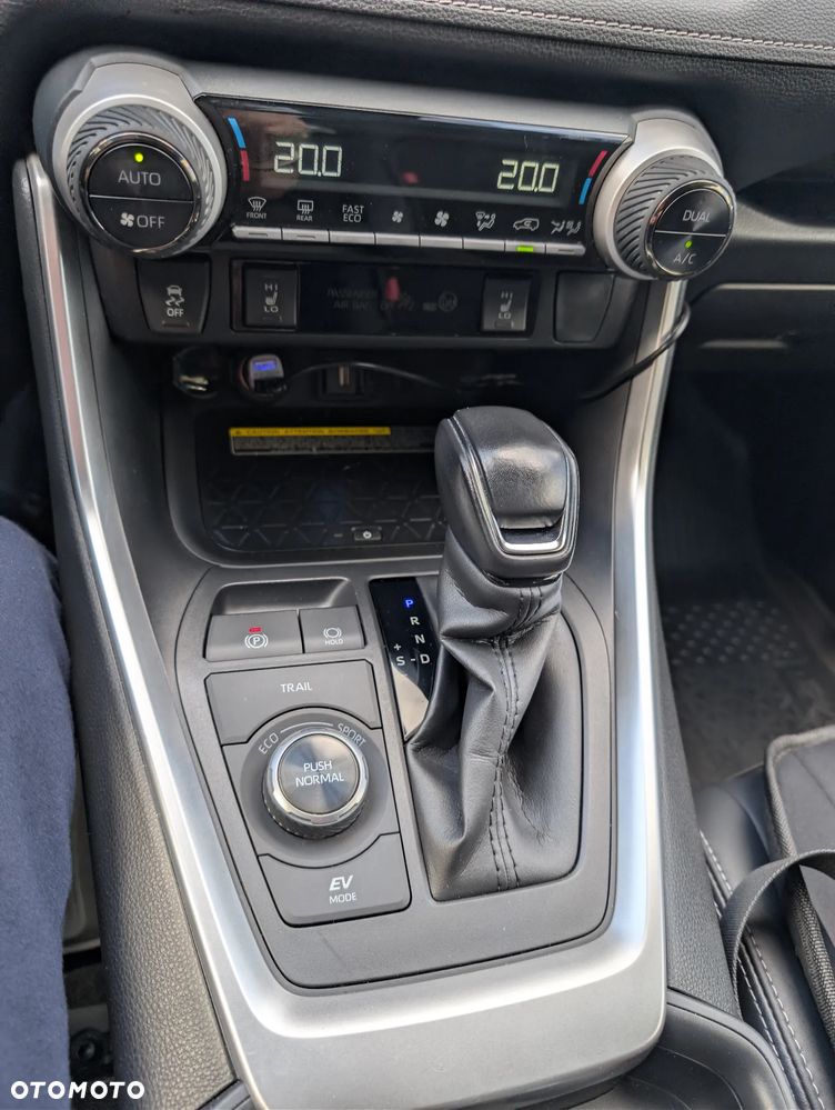 Toyota RAV4 - 10