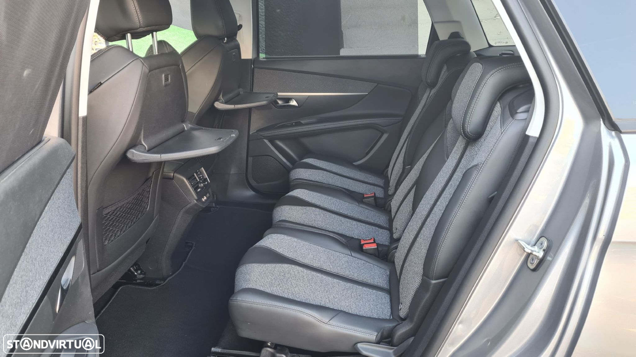 Peugeot 5008 1.5 BlueHDi Allure EAT8 - 47