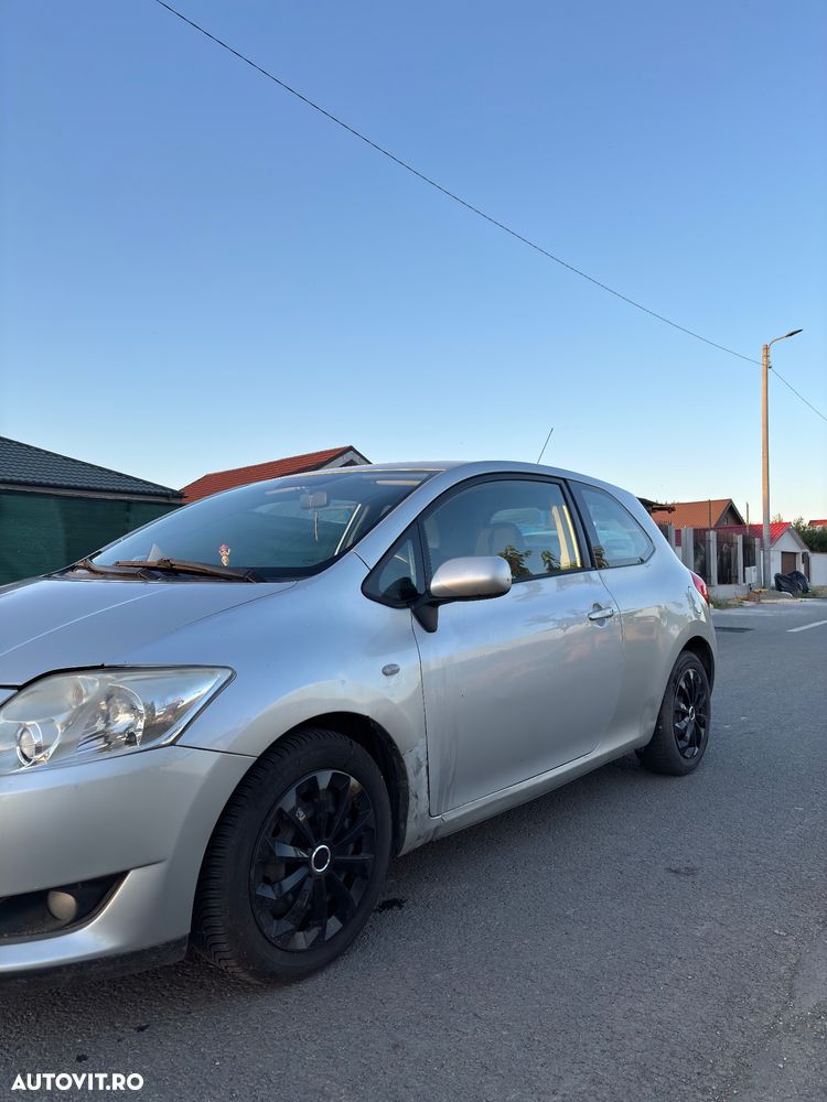 Toyota Auris 1.6 Sol - 3