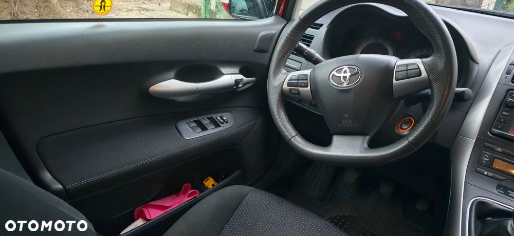 Toyota Auris 1.6 Premium - 4
