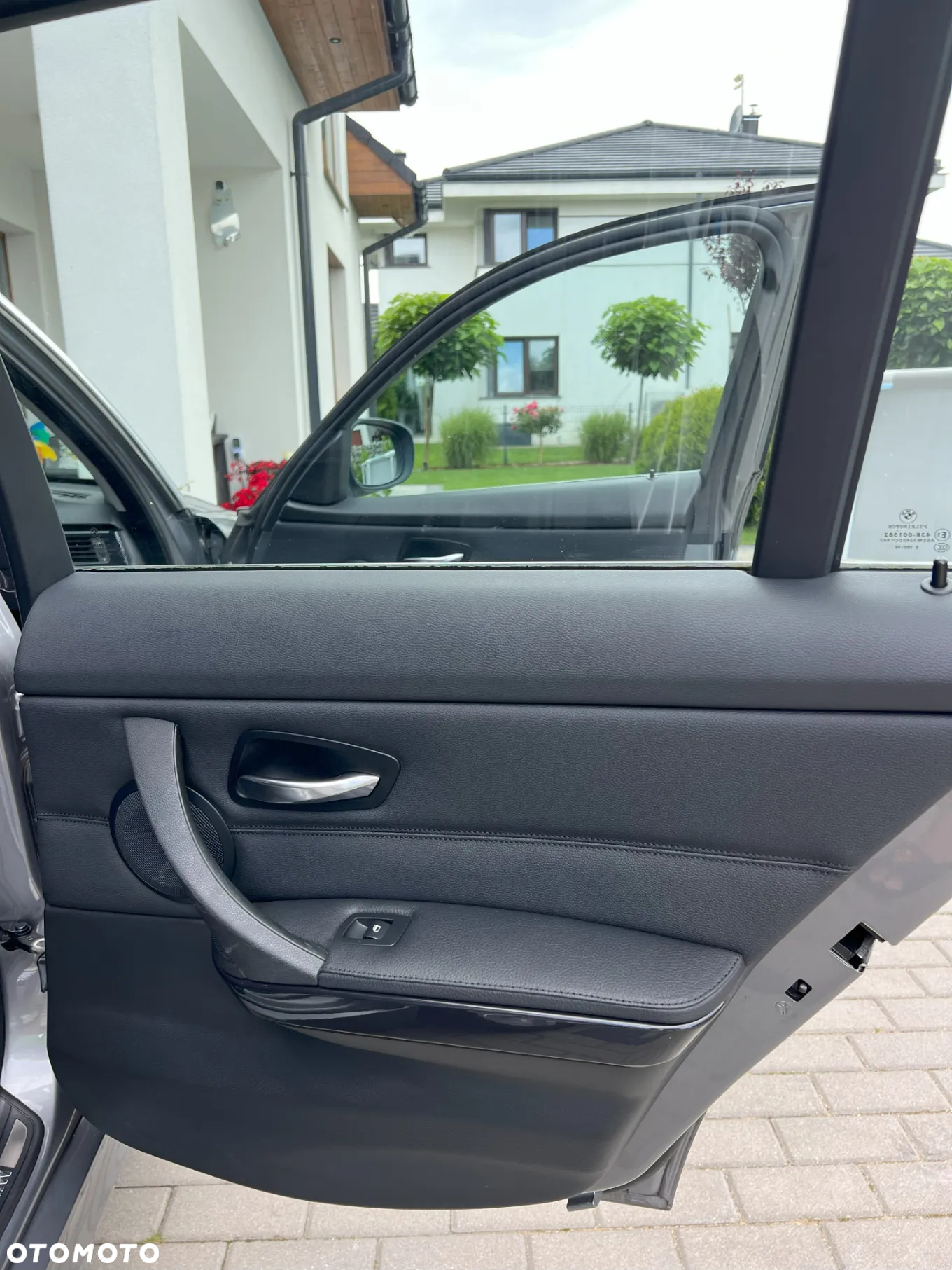 BMW Seria 3 325i Touring - 8