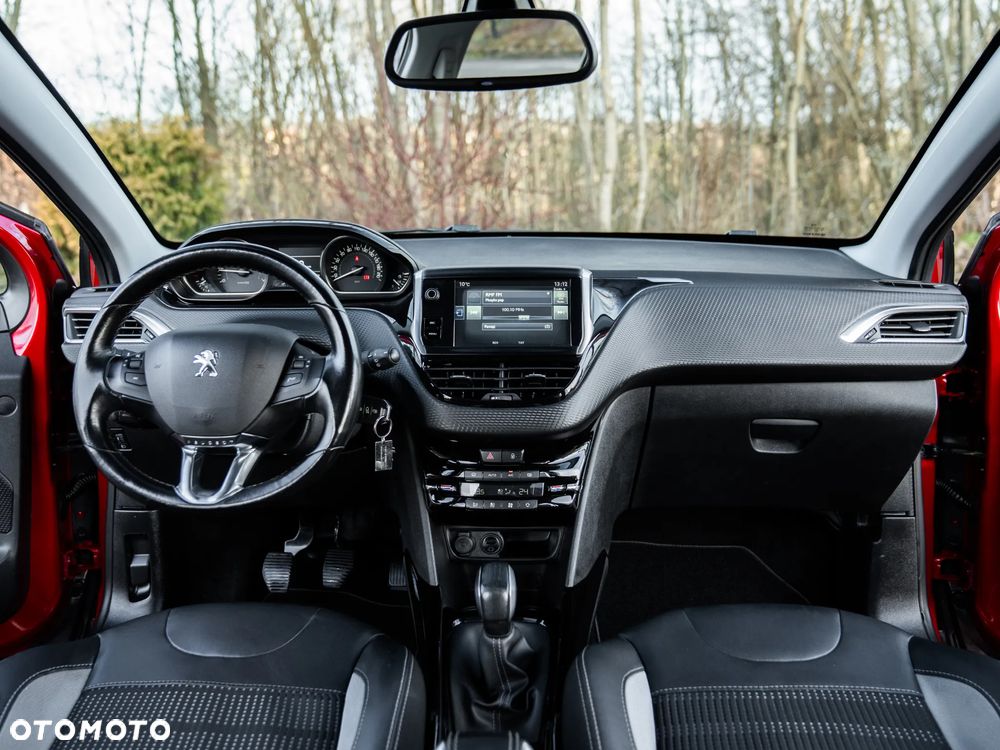 Peugeot 2008 1.2 Pure Tech Allure S&S - 31