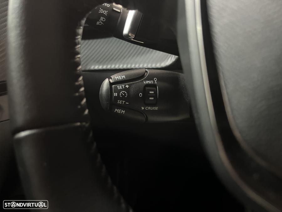 Peugeot 2008 1.2 Hybrid Allure e-DCS6 - 21